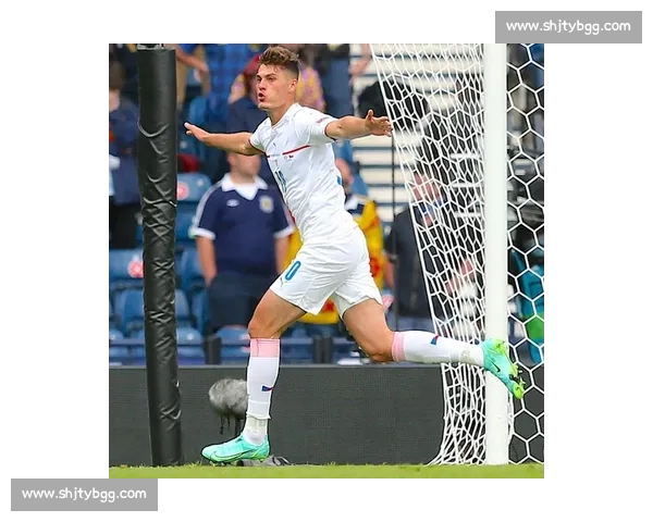 高清流畅足球赛事直播APP下载畅享实时精彩对决全程不漏每一球 - 副本 - 副本 (14) - 副本 - 副本 - 副本 - 副本